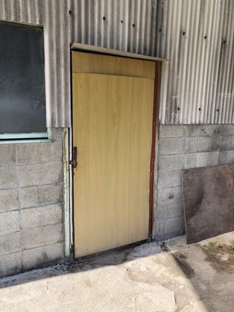 富田林市　ドア　リフォーム工事（木製建具→アルミ製ドア）